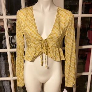 Darling yellow shrug